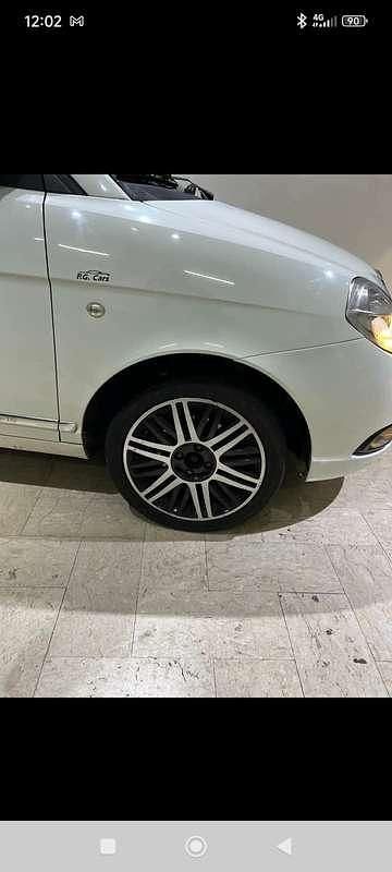 Usata Lancia Ypsilon 60 CV (44 kW) 2010 Bianco Utilitaria