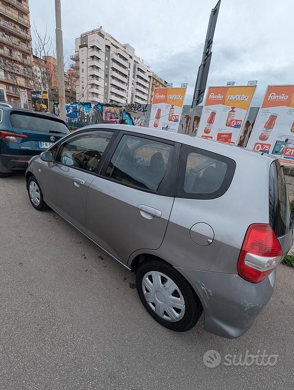 Usata Honda Jazz 78 CV (57 kW) 2006 Utilitaria