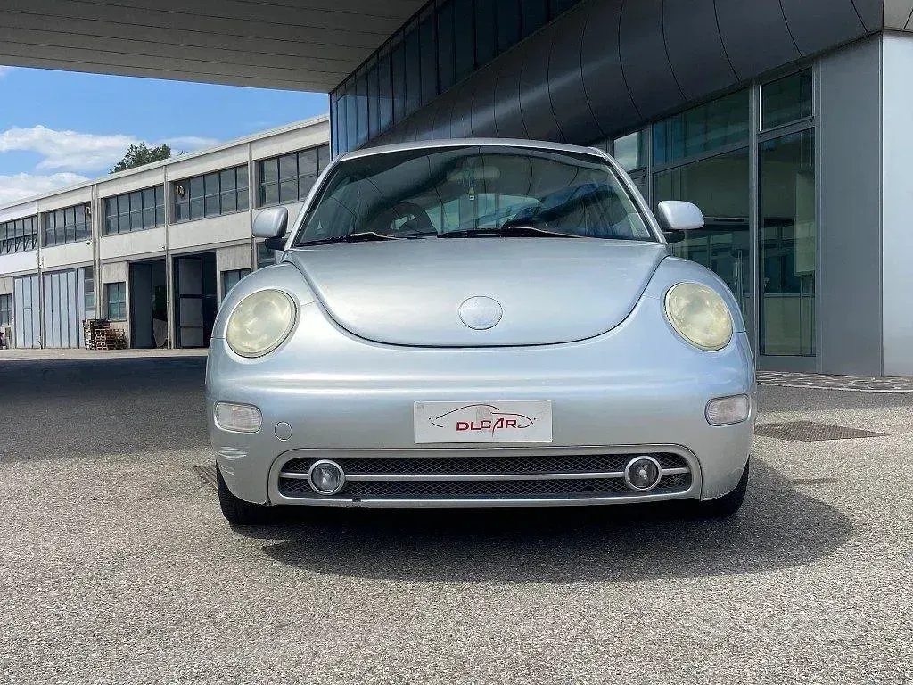 Usata VW New Beetle 90 CV (66 kW) 2000 Grigio Utilitaria
