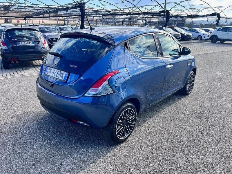 Usata Lancia Ypsilon S 69 CV (50 kW) 2023 Blu Utilitaria