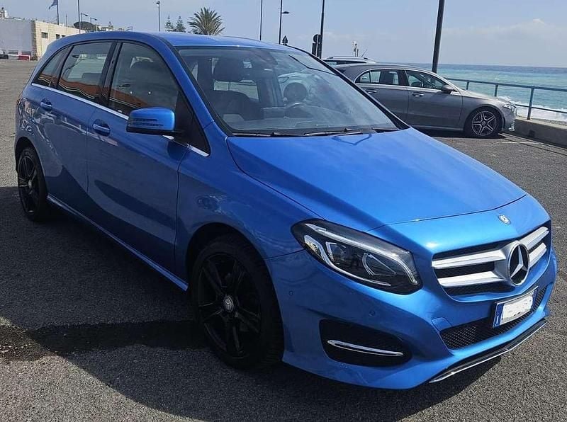 Usata Mercedes B220 Executive 184 CV (135 kW) 2016 Blu/azzurro Monovolume