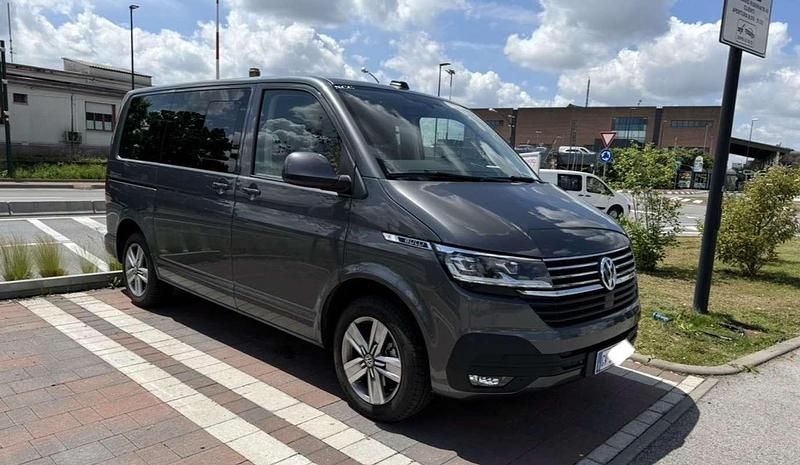 Usata VW Caravelle 150 CV (110 kW) 2024 Monovolume