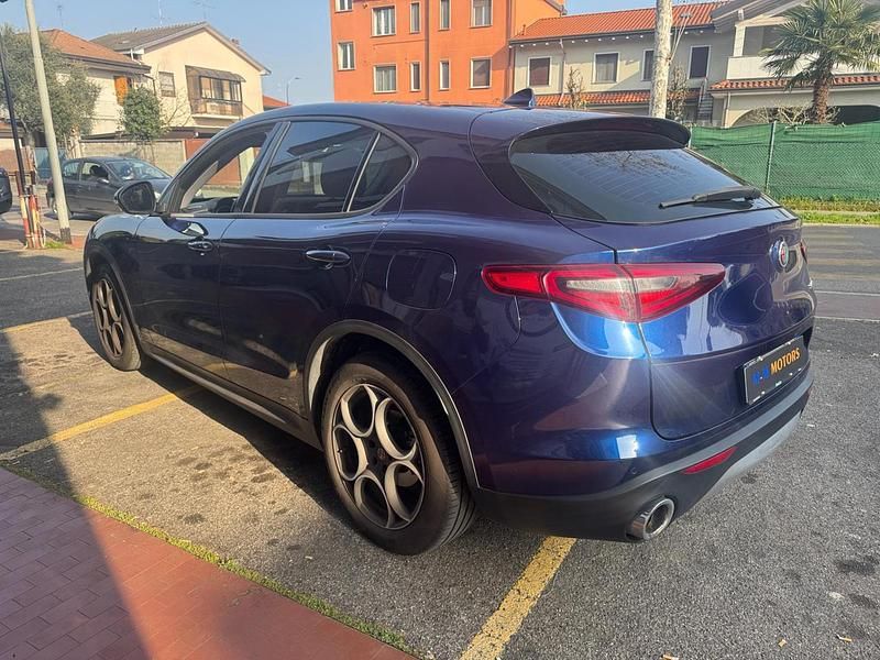 Usata Alfa Romeo Stelvio Business 160 CV (117 kW) 2020 Blu/azzurro SUV