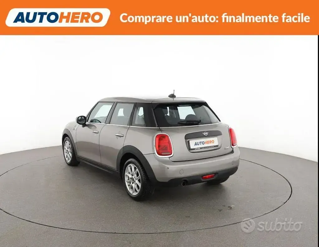 Usata Mini ONE 102 CV (75 kW) 2020 Grigio Utilitaria