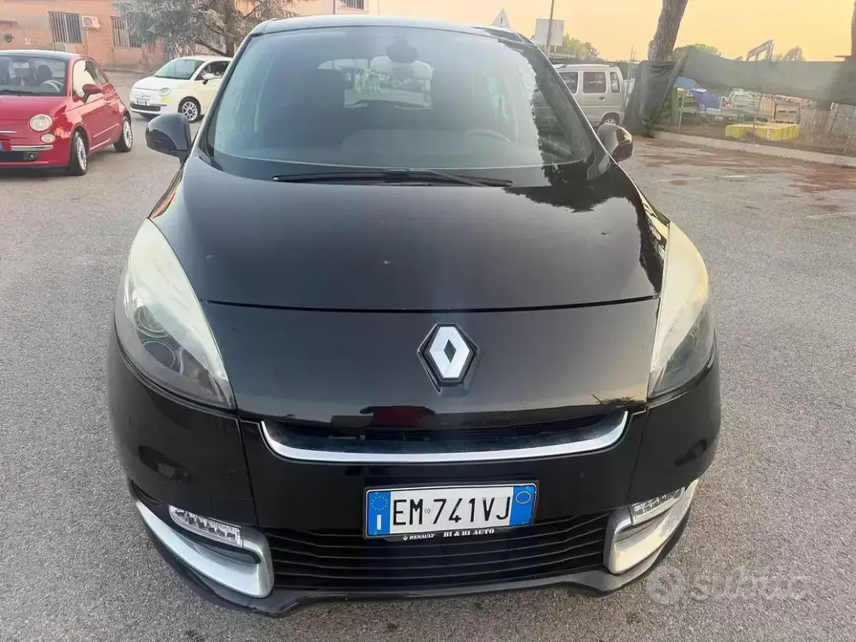 Usata Renault Scénic III Bose Edition 110 CV (80 kW) 2012 Nero Monovolume