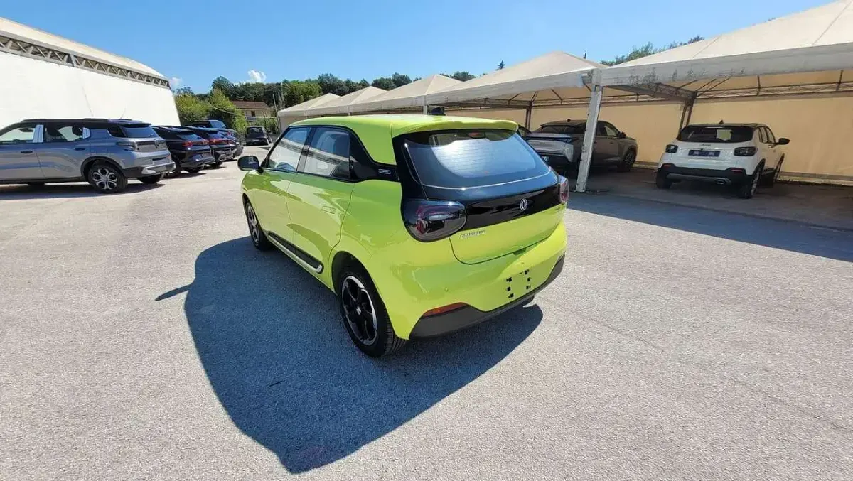 Nuova DongFeng Box 38 kW (52 CV) 2026 Giallo Utilitaria