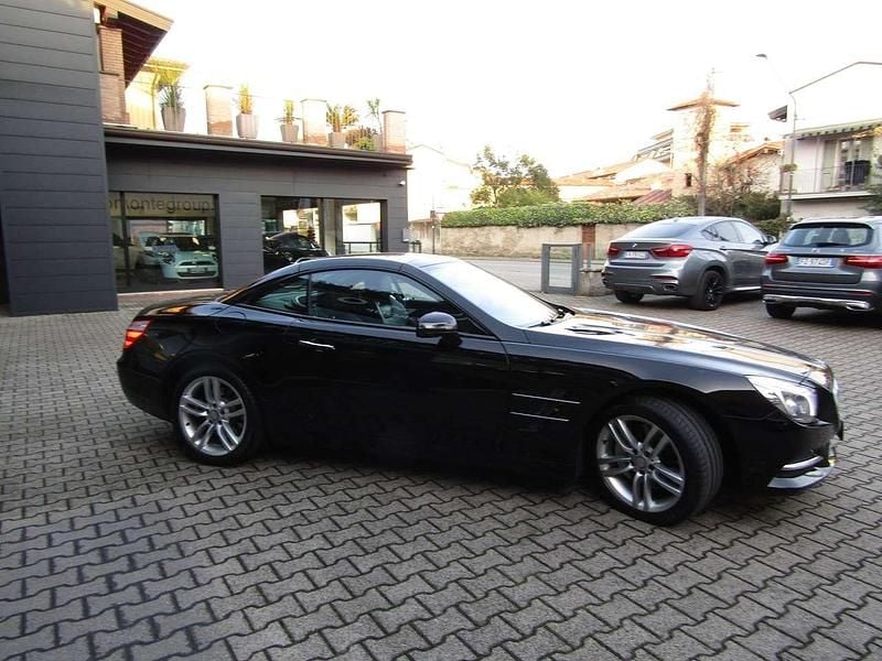 Usata Mercedes SL350 306 CV (225 kW) 2015 Nera ossidiana Cabrio