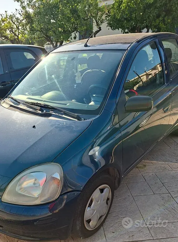 Usata Toyota Yaris 75 CV (55 kW) 2002 Bluazzurro Berlina