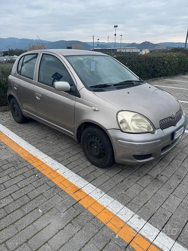 Usata Toyota Yaris 68 CV (50 kW) 2003 Utilitaria