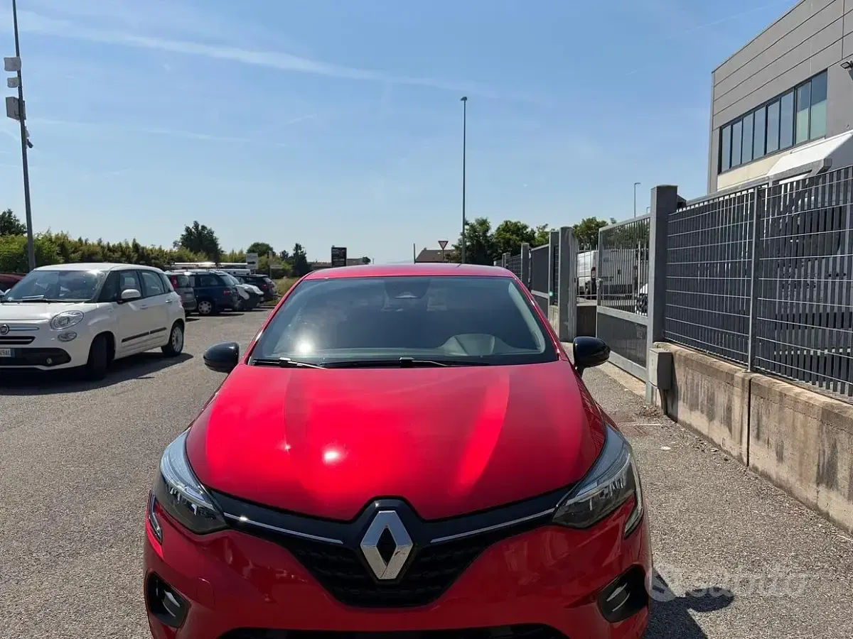 Usata Renault Clio V 101 CV (74 kW) 2022 Berlina