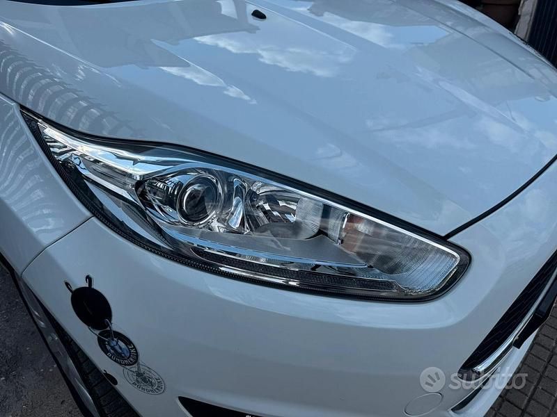 Usata Ford Fiesta Business Edition 60 CV (44 kW) 2016 Bianco Berlina