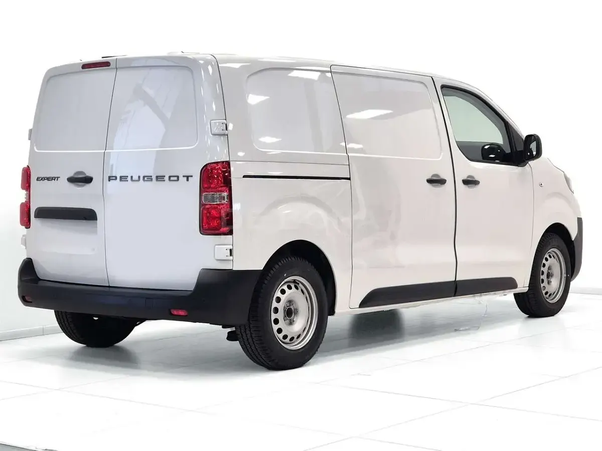 Nuova Peugeot Expert S 140 CV (102 kW) 2025 Kaolin white Furgone
