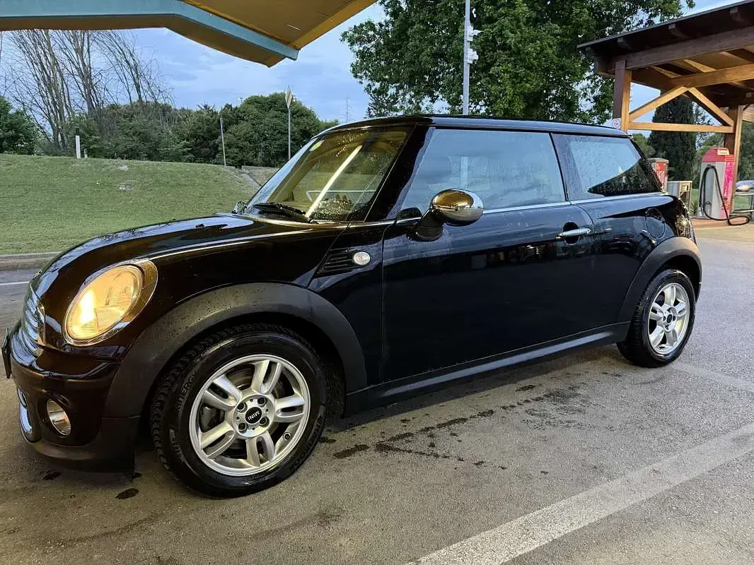 Begagnad Mini One D 90 HK (66 kW) 2011 Svart Halvkombi