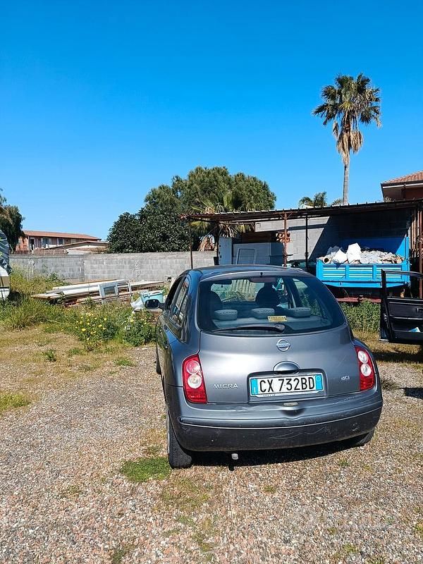 Usata Nissan Micra 65 CV (47 kW) 2005 Grigio Berlina