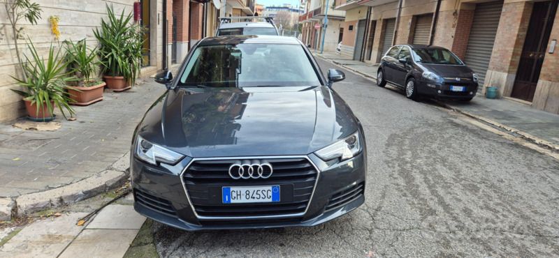 Begagnad Audi A4 150 HK (110 kW) 2018 Grå Sedan