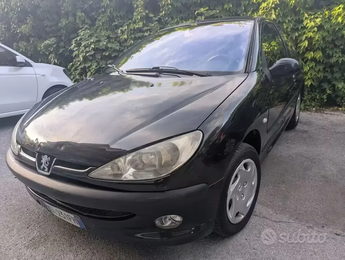 Usata Peugeot 206 60 CV (44 kW) 2003 Nero Berlina