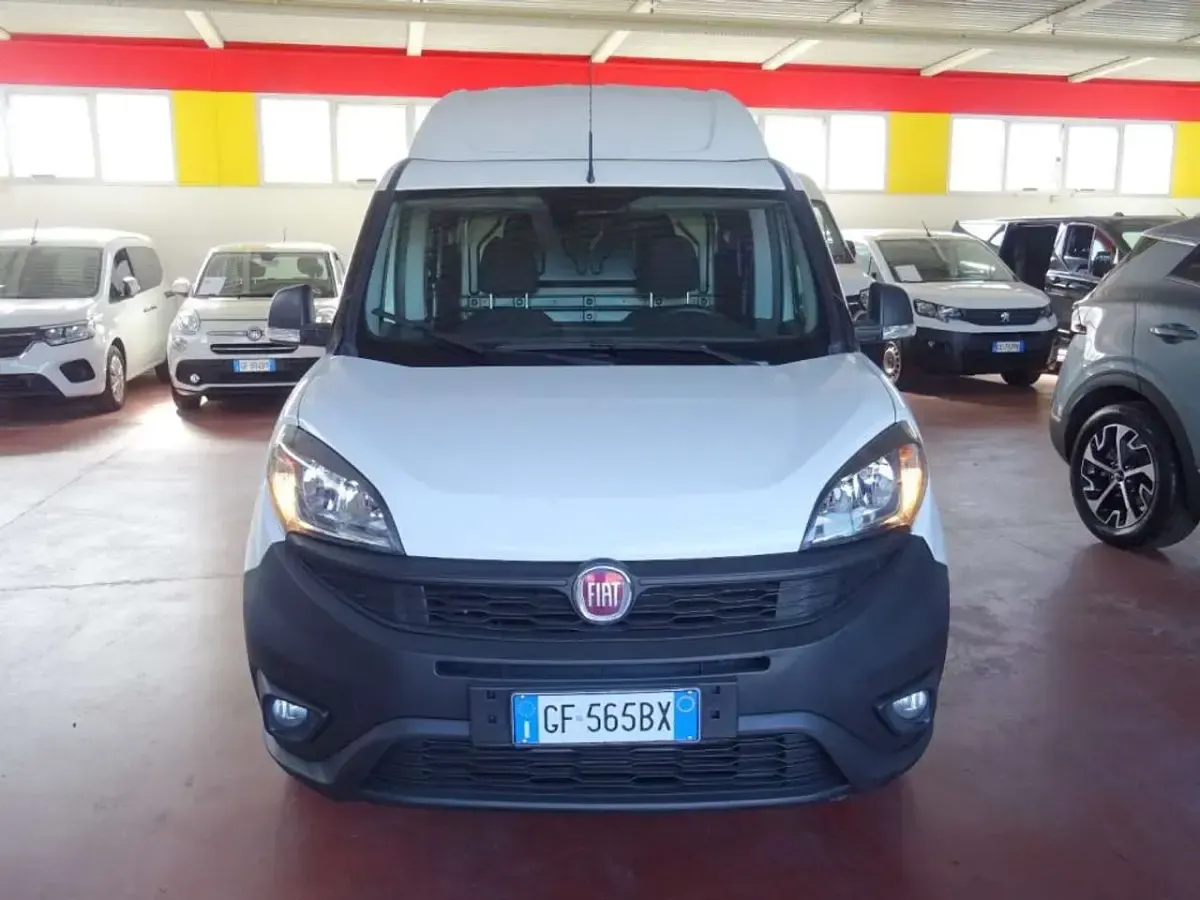 Usata Fiat Doblò S 105 CV (77 kW) 2021 Bianco Monovolume