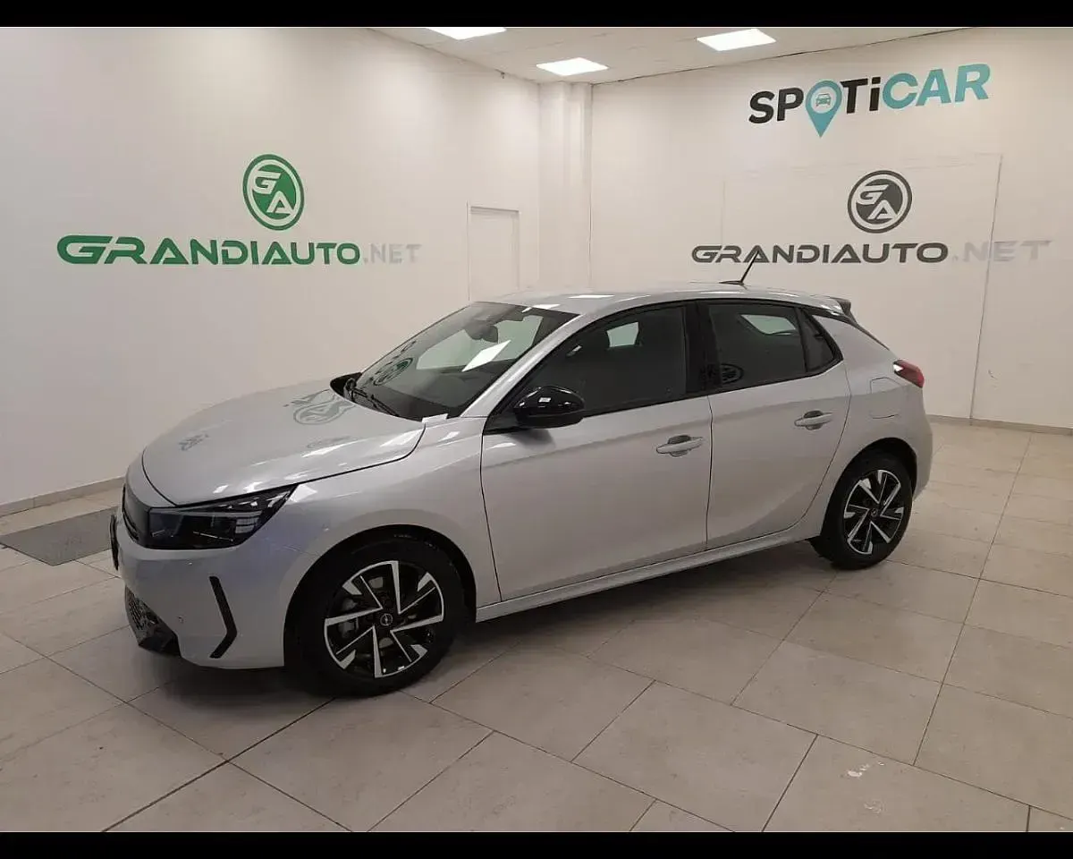 Usata Opel Corsa 110 CV (80 kW) 2025 Argento Utilitaria