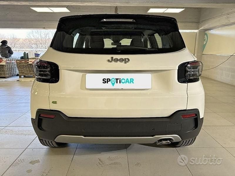 Usata Jeep Avenger Altitude 101 CV (74 kW) 2024 Bianco SUV
