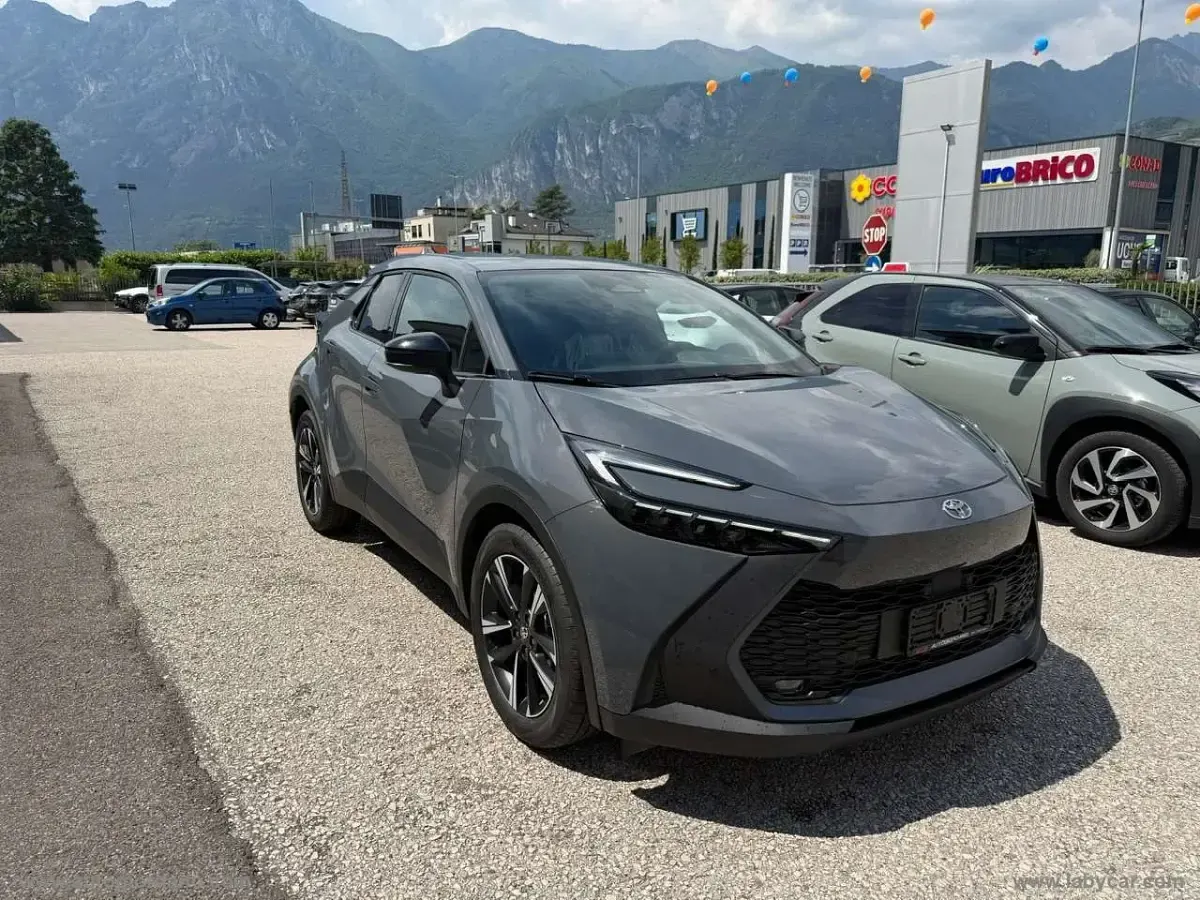 Nuova Toyota C-HR Trend 140 CV (102 kW) 2026 Grigio SUV