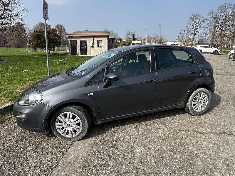 Usata Fiat Punto Lounge 75 CV (55 kW) 2014 Utilitaria