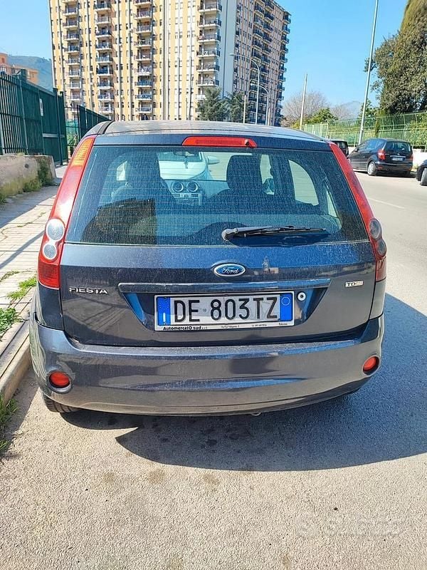 Usata Ford Fiesta 2006 Grigio Utilitaria