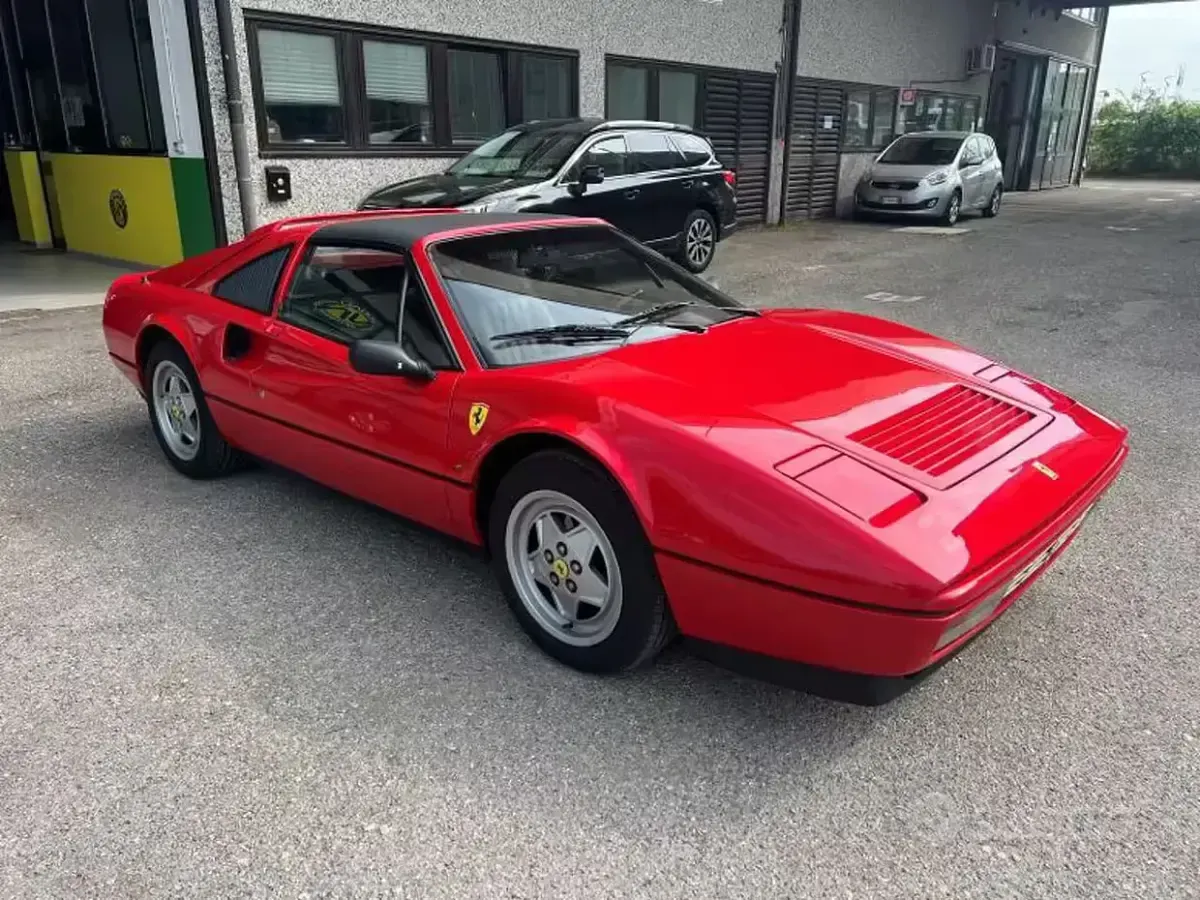 Usata Ferrari 328 270 CV (198 kW) 1989 Rosso Cabrio