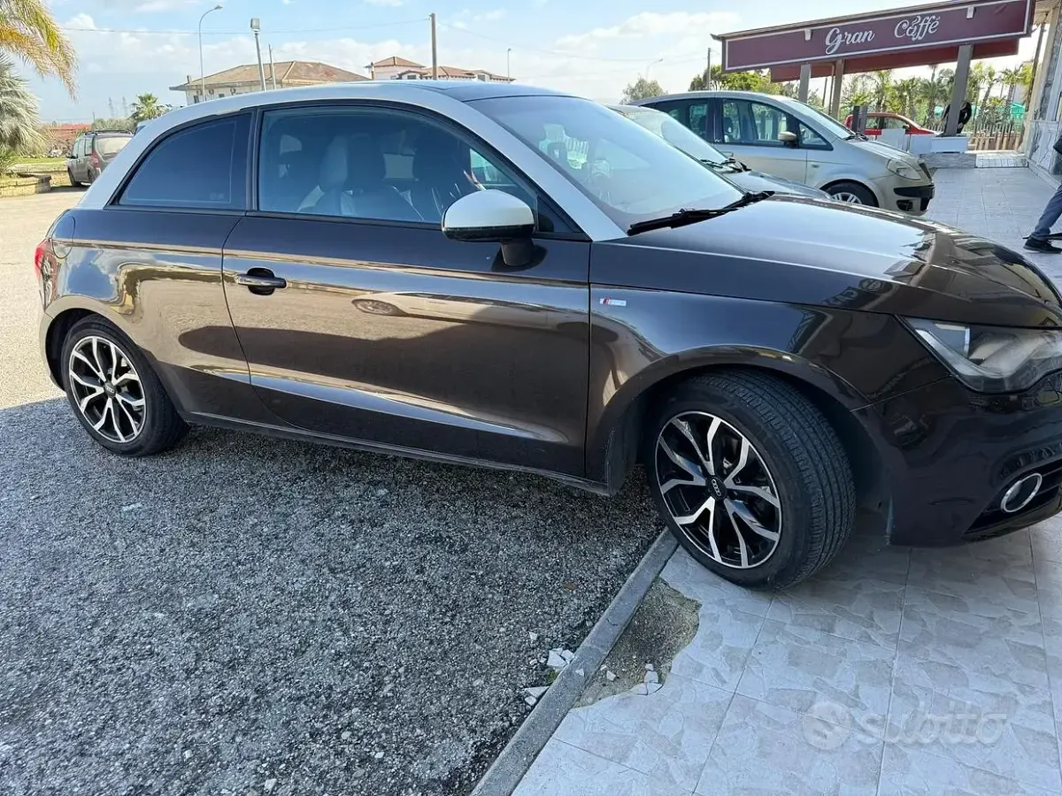 Usata Audi A1 S-Line 90 CV (66 kW) 2011 Marrone Utilitaria