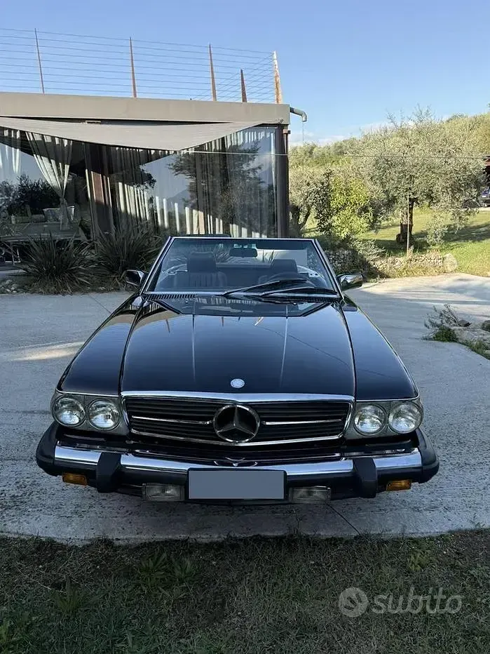 Usata Mercedes 560 299 CV (219 kW) 1987 Nero Cabrio