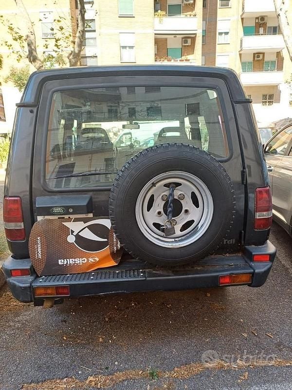 Usata Land Rover Discovery 113 CV (83 kW) 1997 Nero SUV