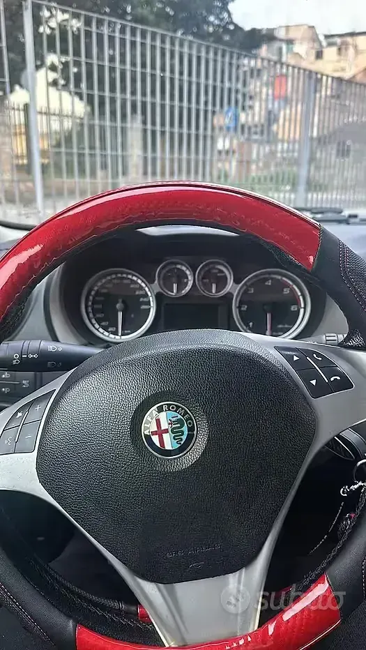 Usata Alfa Romeo MiTo 85 CV (62 kW) 2014 Rosso Utilitaria