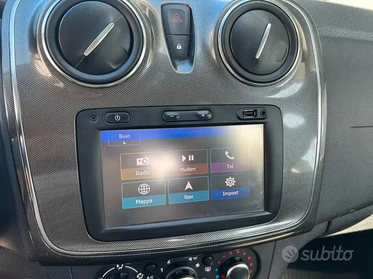 Usata Dacia Sandero Stepway 90 CV (66 kW) 2017 Bluazzurro Berlina