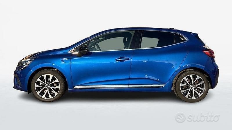 Usata Renault Clio V Techno 145 CV (106 kW) 2022 Blu Berlina