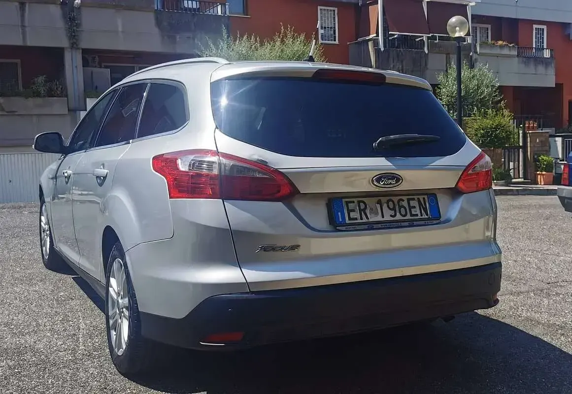 Usata Ford Focus Titanium 120 CV (88 kW) 2013 Argento Station wagon