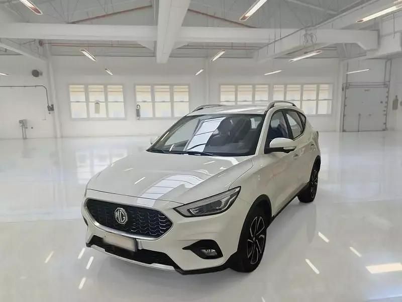 Usata MG ZS Luxury 106 CV (77 kW) 2024 Bianco SUV