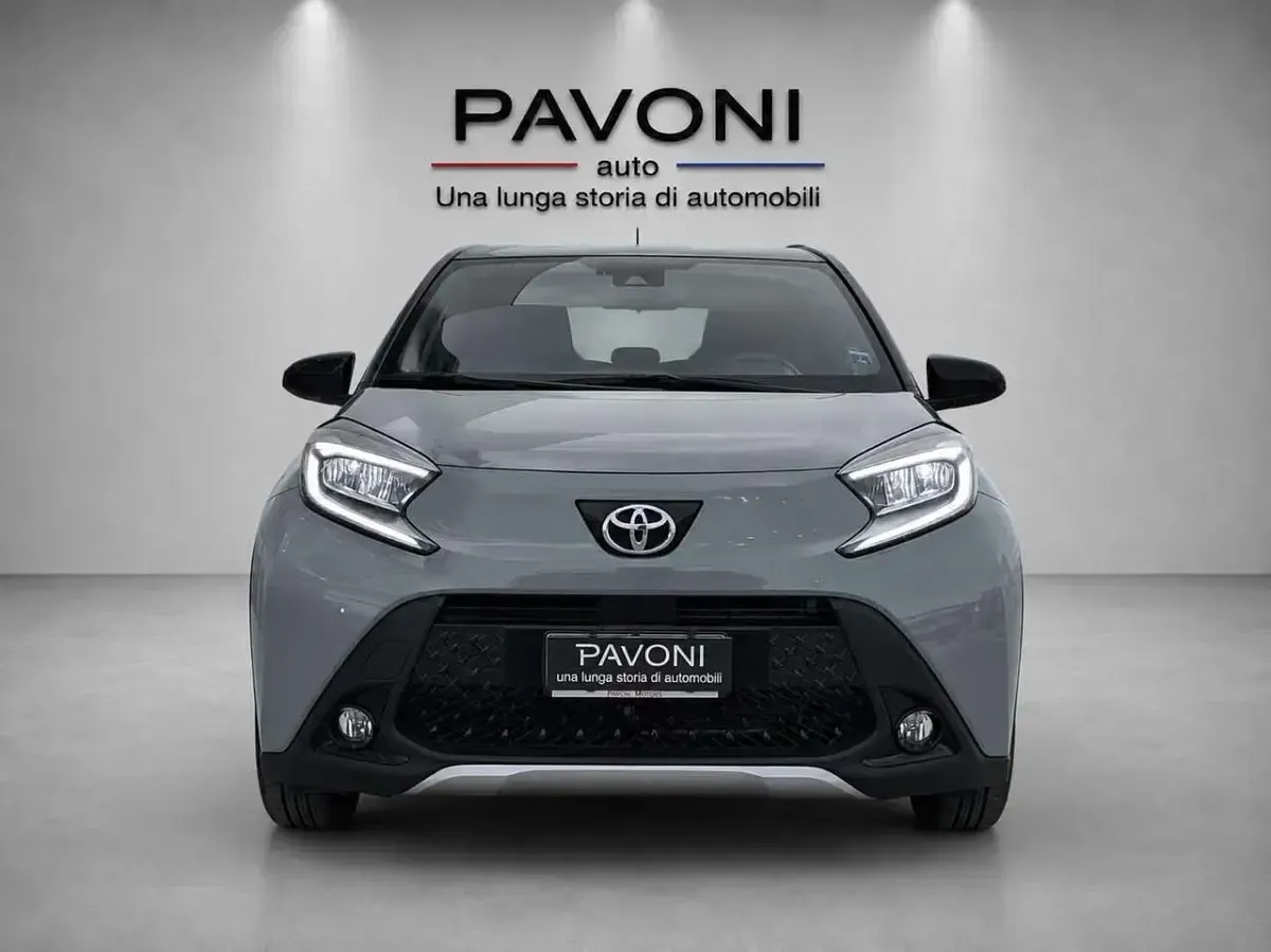 Usata Toyota Aygo X Lounge 72 CV (52 kW) 2024 Grigio SUV