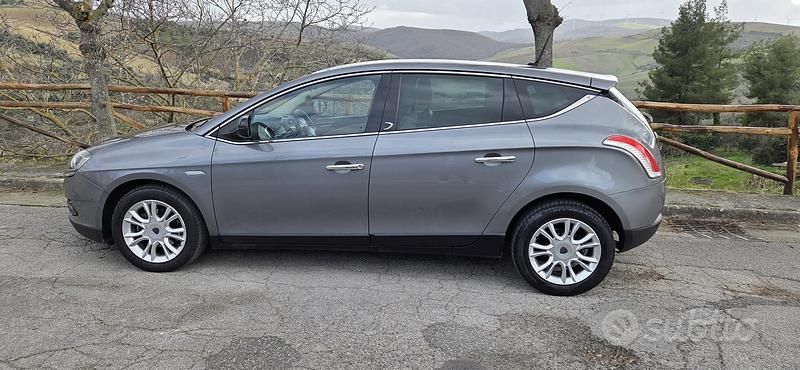 Usata Lancia Delta Gold 120 CV (88 kW) 2013 Utilitaria