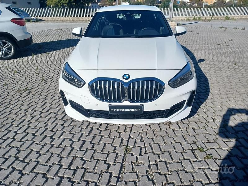 Usata BMW 116 M Sport 116 CV (85 kW) 2022 Bianco Utilitaria