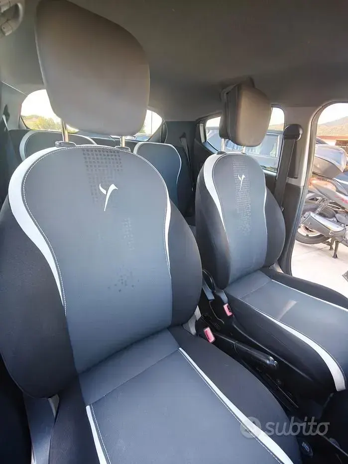 Usata Lancia Ypsilon Gold 69 CV (50 kW) 2015 Grigio Utilitaria