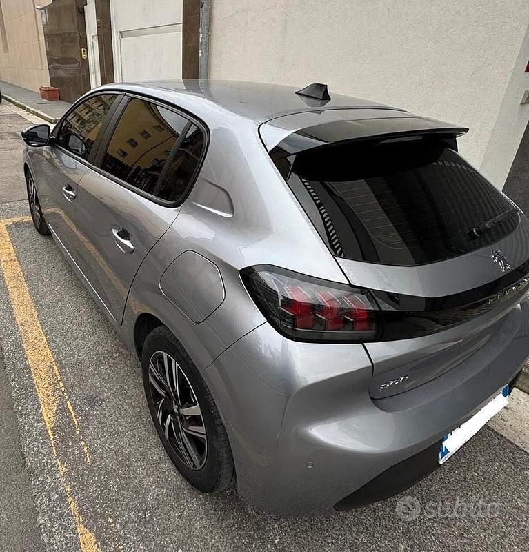 Usata Peugeot 208 2021 Grigio Utilitaria