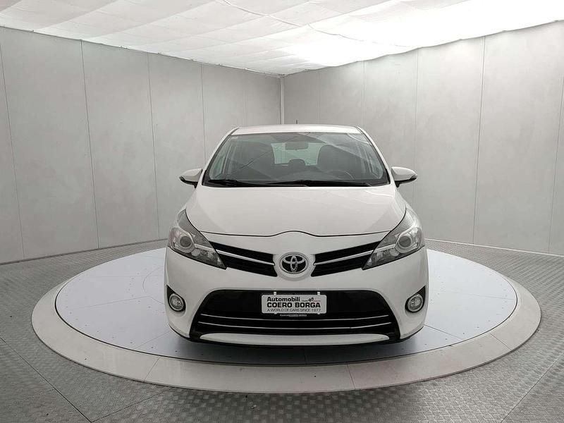 Usata Toyota Verso Active 111 CV (81 kW) 2015 Bianco Monovolume