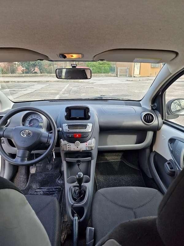 Usata Toyota Aygo Connect Style 68 CV (50 kW) 2011 Utilitaria