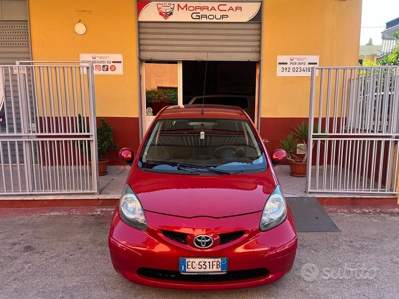 Usata Toyota Aygo Connect Style 68 CV (50 kW) 2010 Rosso Utilitaria