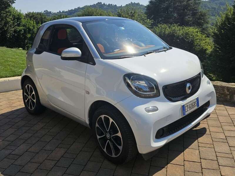 Bianco Usata 2015 Smart ForTwo Coupé Prime Due volumi | 9600 € (Molto cara) - Immagine 1/4