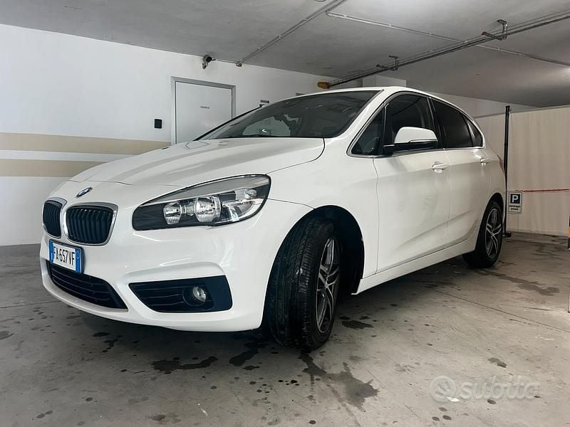 Usata BMW 216 Active Tourer Sport Line 116 CV (85 kW) 2015 Bianco Monovolume