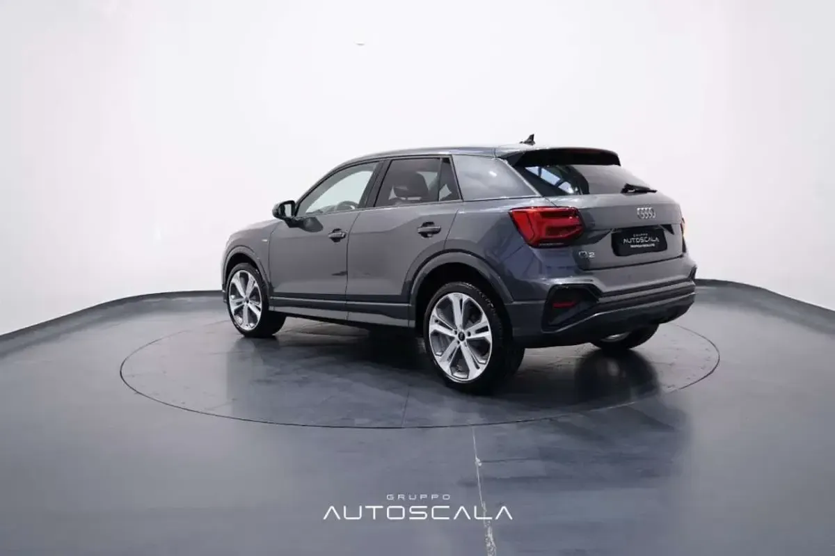 Nuova Audi Q2 S-Line 116 CV (85 kW) 2025 Grigio daytona SUV