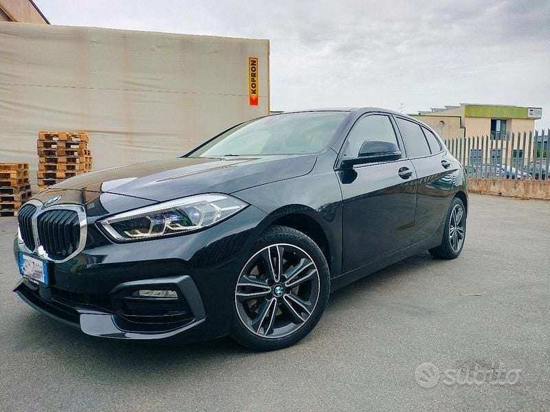 Usata BMW 118 Sport Line 150 CV (110 kW) 2021 Nero Utilitaria