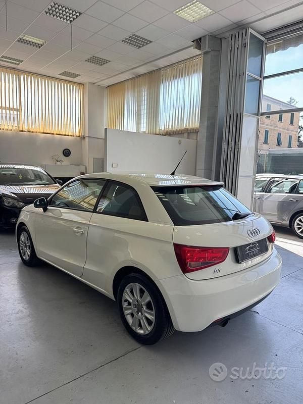 Usata Audi A1 Ambition 105 CV (77 kW) 2011 Bianco Utilitaria