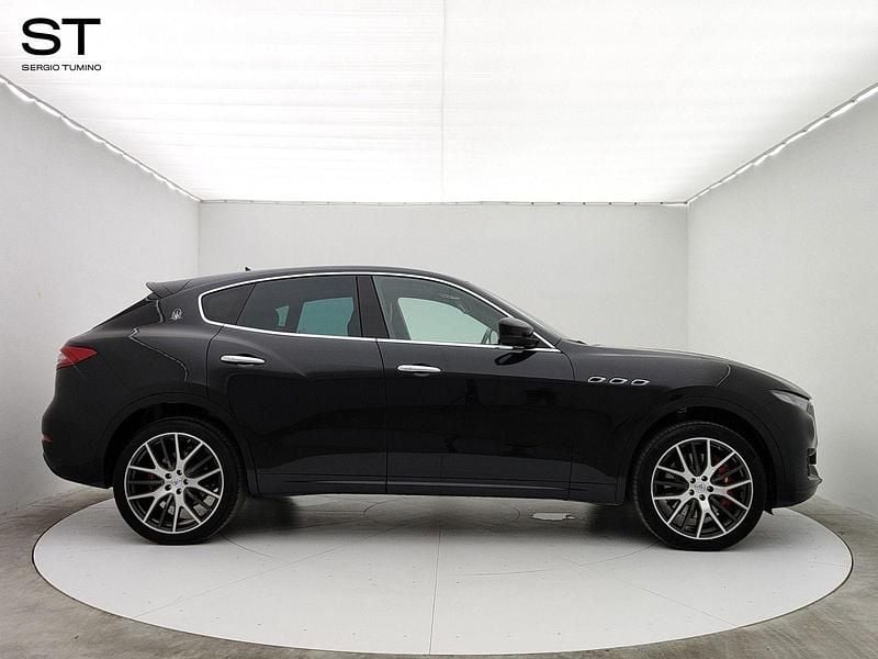Usata Maserati 430 430 CV (316 kW) 2018 Nero Station wagon