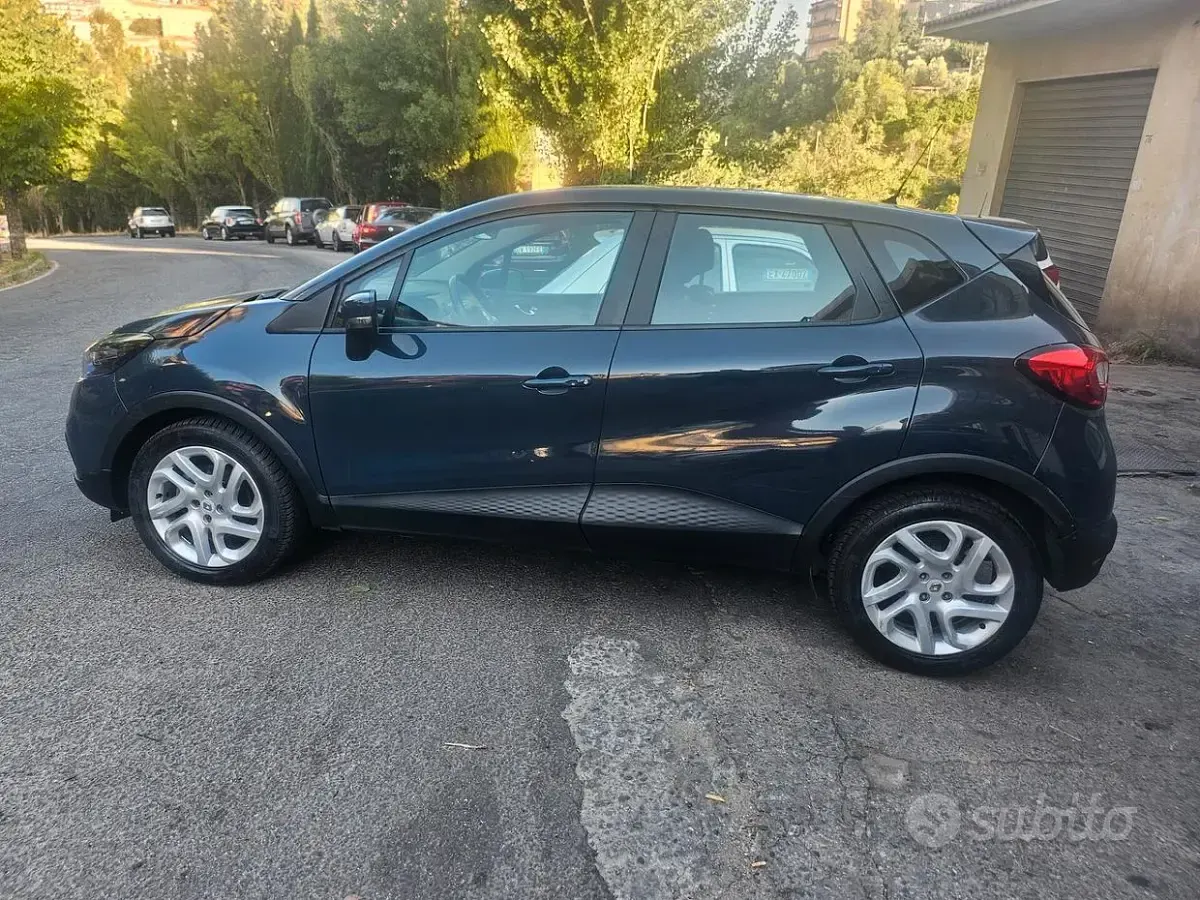 Usata Renault Captur 90 CV (66 kW) 2014 Grigio SUV
